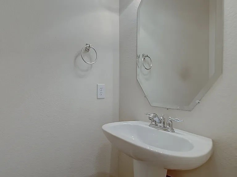 2609 Monroe Dr — Photo 21