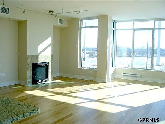 4th image of 555 Riverfront Plz APT 503