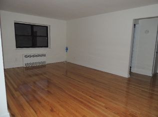 6485 Saunders St APT A2, Rego Park, NY 11374