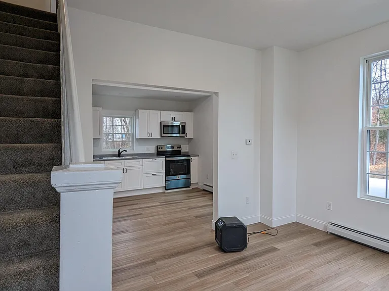 22 Wallace Ct — Photo 2