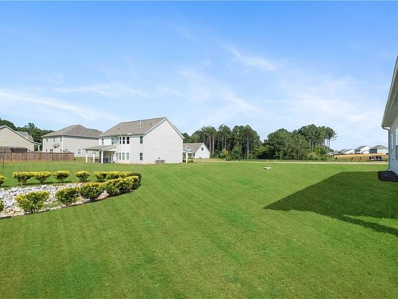5th image of 1074 Pine View Trl