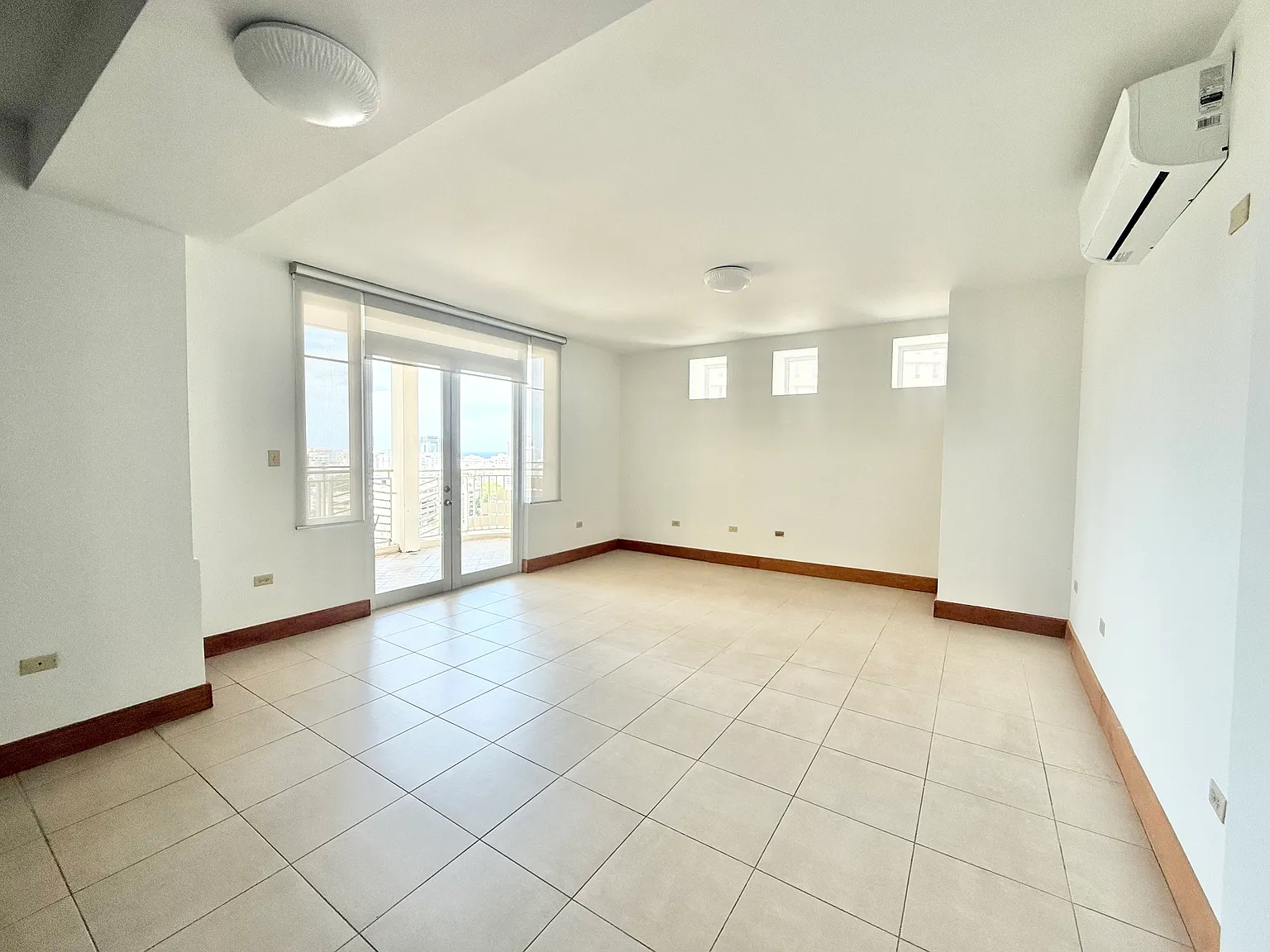310 Avenida De Diego — Photo 2