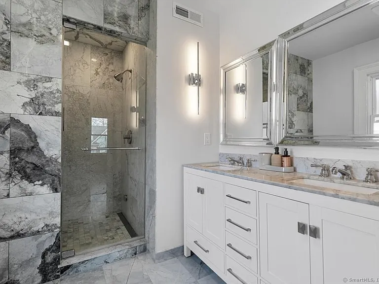 233 Highland St — Photo 21