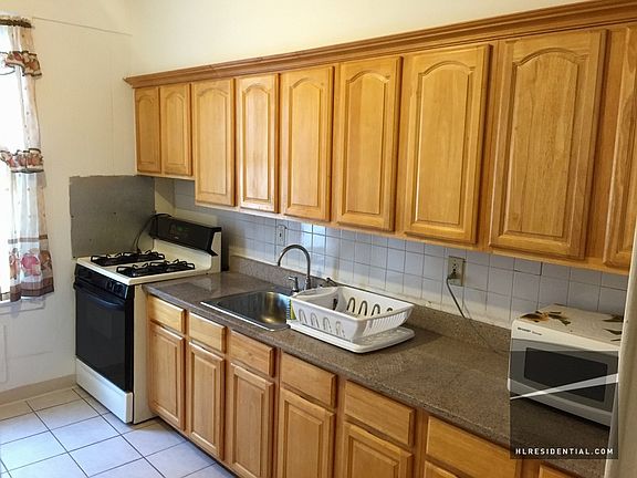 3rd image of 2121 29th St APT 1