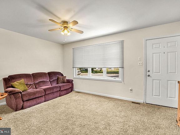 5th image of 103 Hearth Stone Dr