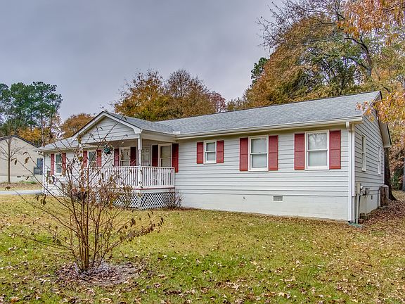 3rd image of 192 Bedford Dr