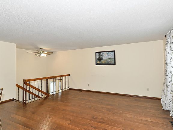 5th image of 11310 Vessey Ave S