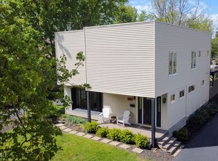 426 E Sunnyside Ave, Libertyville, IL