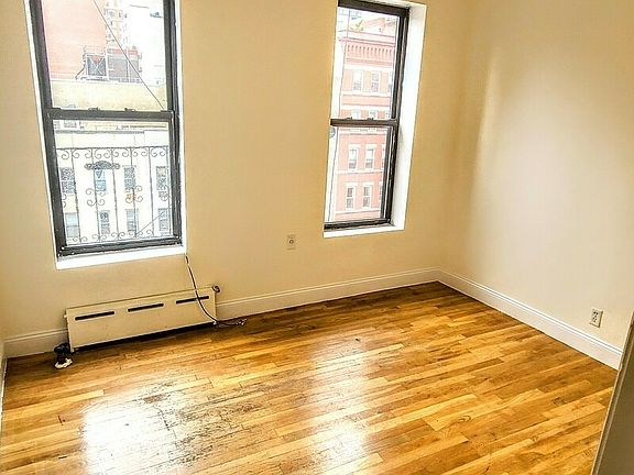 3rd image of 301 E 85th St APT 25