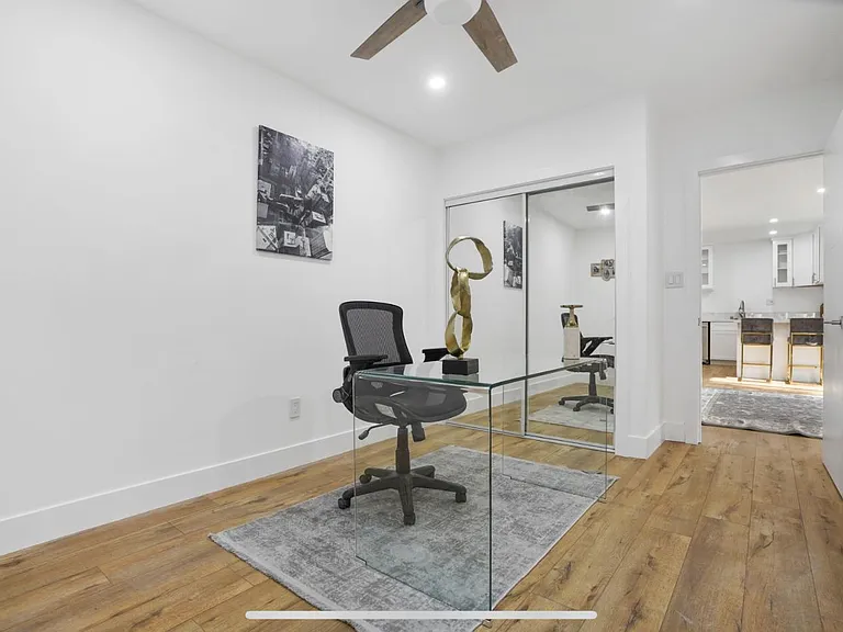 Military Ave — Photo 33