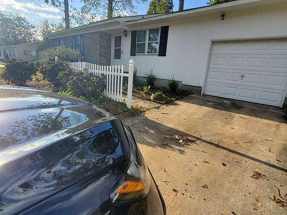 3rd image of 2837 N Shore Dr