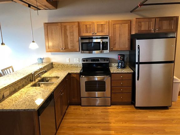 3rd image of 302 Jones St Suite 404