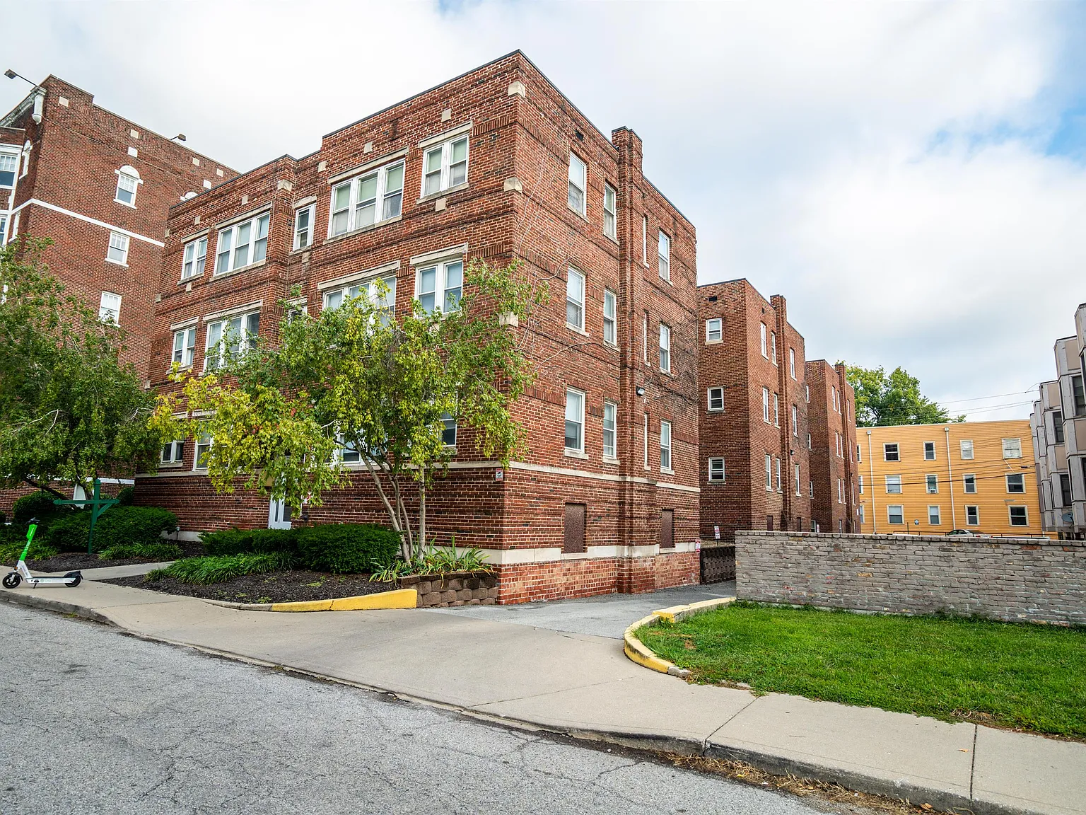 Grace Manor Apartments - 305 — Photo 3