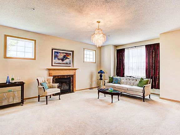 4th image of 9535 Scott Cir N