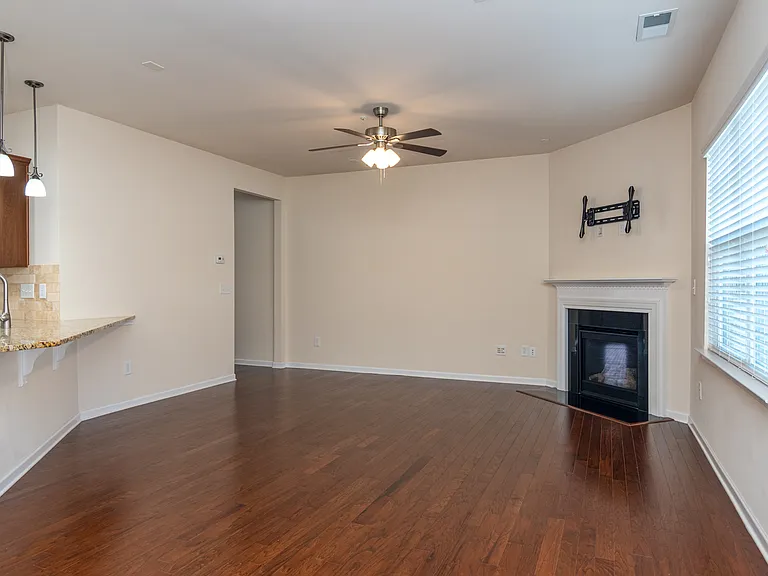 114B Clarendon St — Photo 13
