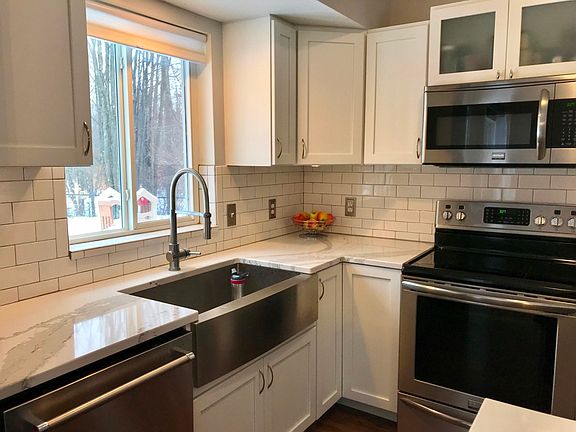 Marbled quartz countertops