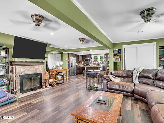 3rd image of 831 Palmer Avenue