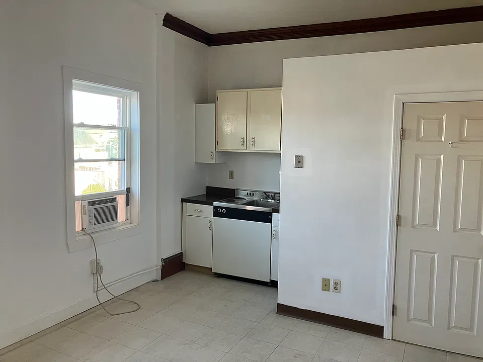 424 Bay St #7