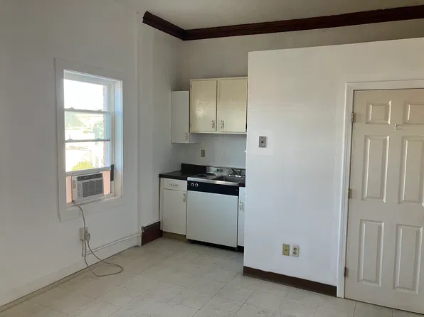 424 Bay St APT 7, Taunton, MA 02780