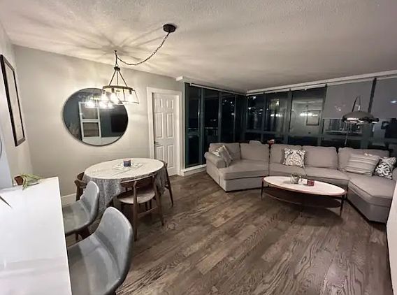 5th image of 1200 Georgia St W #12