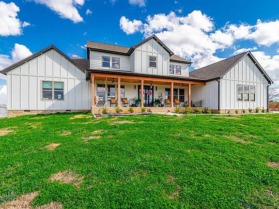 2nd image of 686 Bell Rd