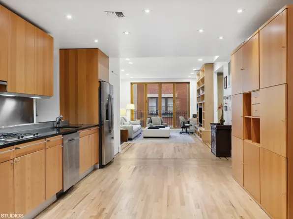 71 Pierrepont Street image 1 of 17