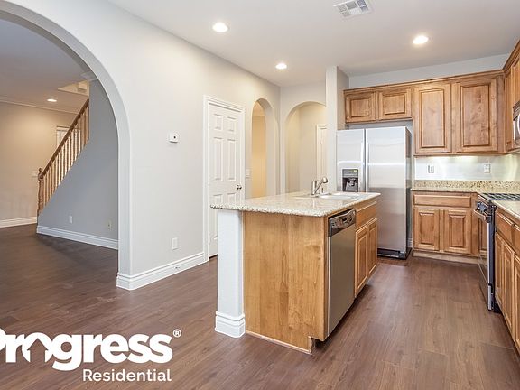 5th image of 8023 Maple Park St