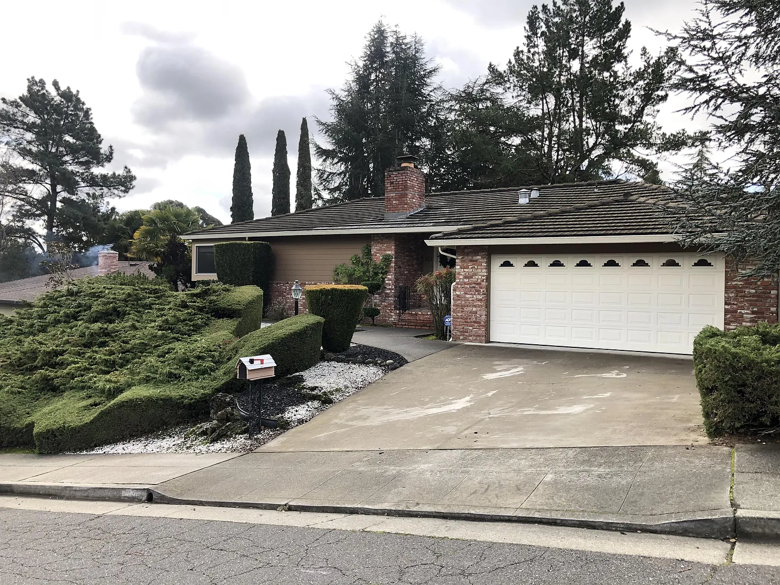 251 Silverado Ct photo 1