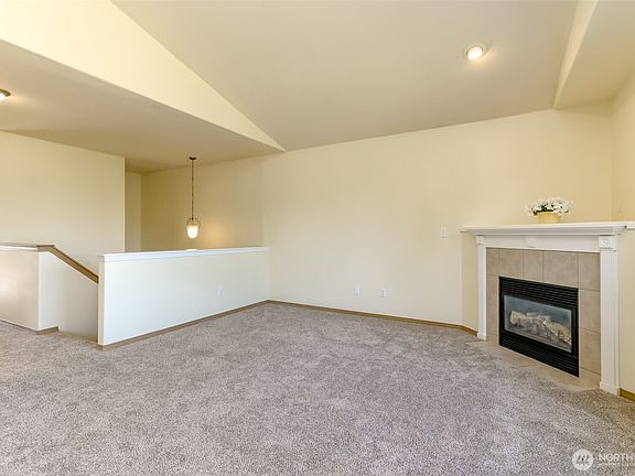 3rd image of 16018 89th Avenue E