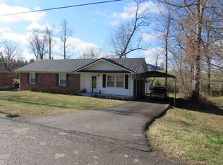 749 Woodland Circle Dr, Scottsville, KY 42164