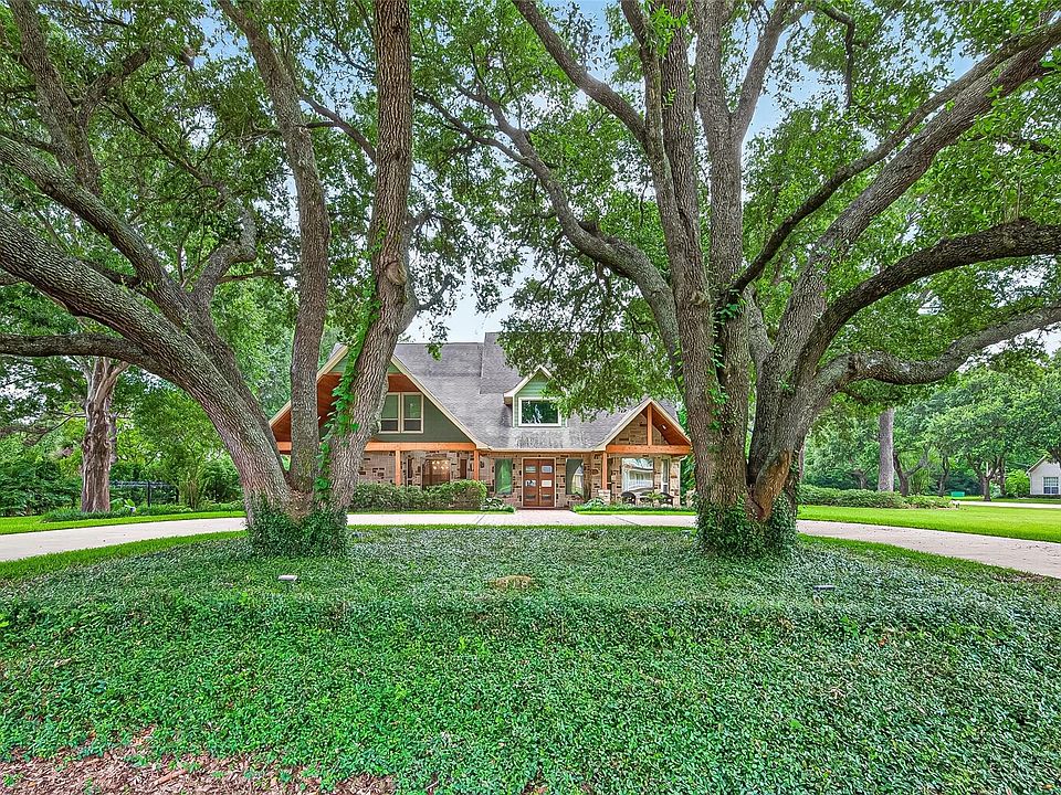 1st image of 3018 S Saddlebrook Ln