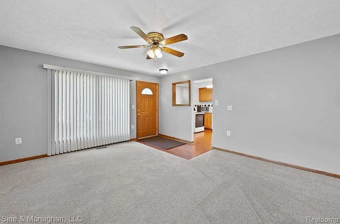 3 bed, 1053 sqft, $1,650 — Photo 2