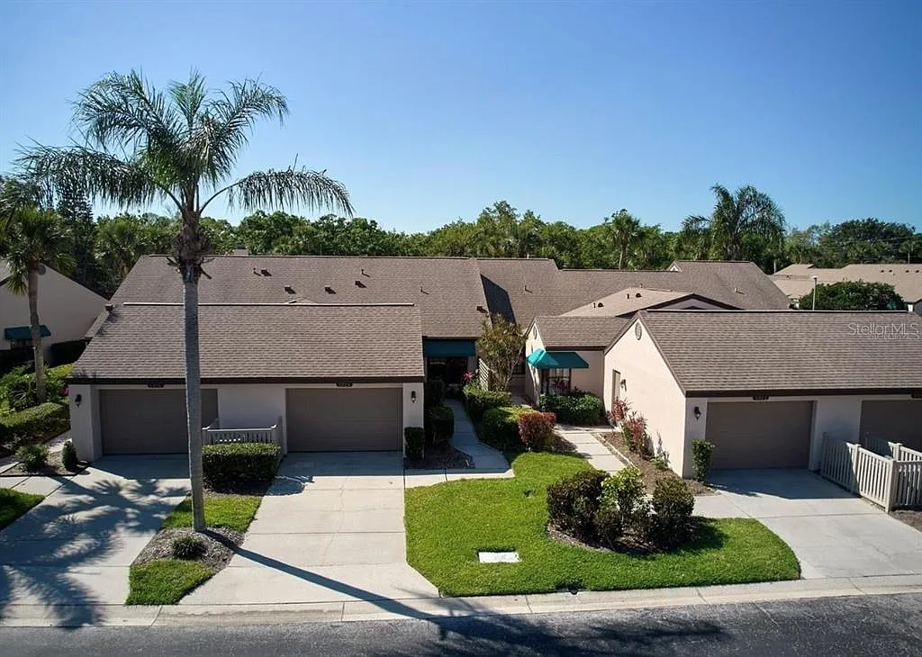 2 bed, 2.0 bath, 1380 sqft, $2,500 — Photo 2