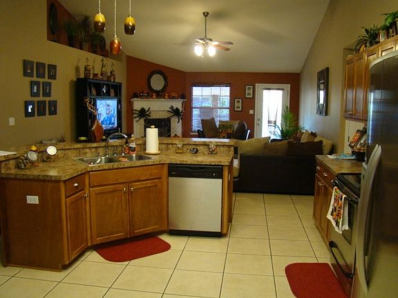 3rd image of 2401 Antigua Ct