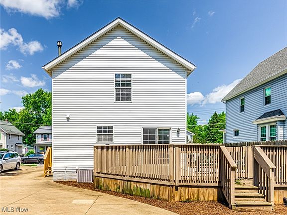 2nd image of 542 Grove Ave