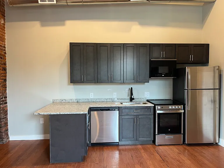 Prince Street Lofts — Photo 41