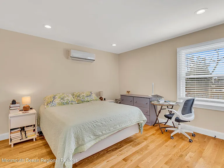 410 4th Ave #2 — Photo 17