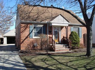 423 E 327th St, Willowick, OH 44095