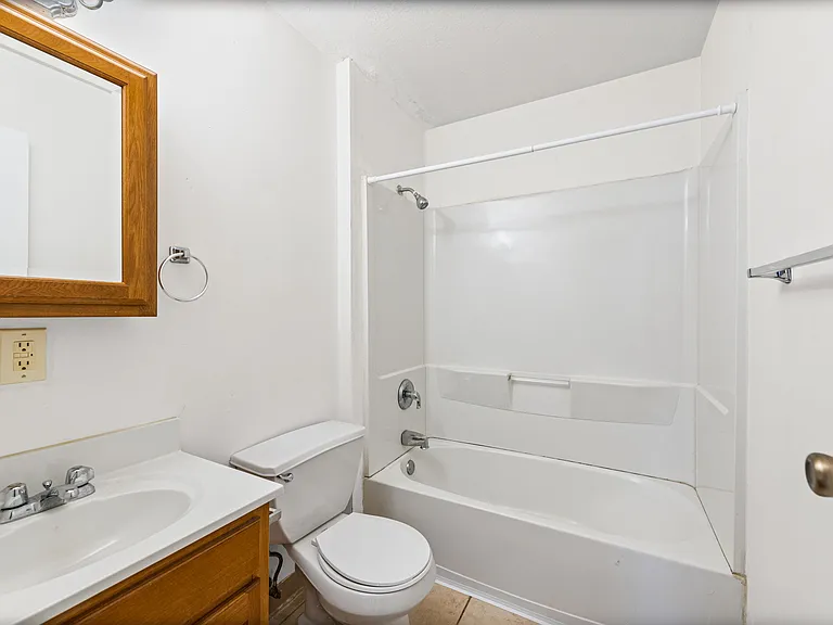 400 Dewey St #A — Photo 13