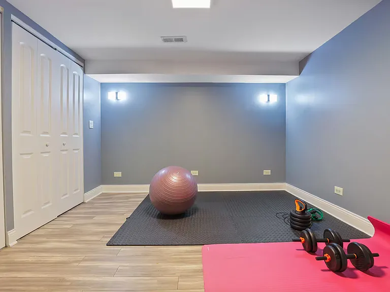 777 N Lombard St — Photo 34