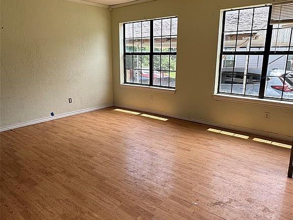 4th image of 10281 60th St