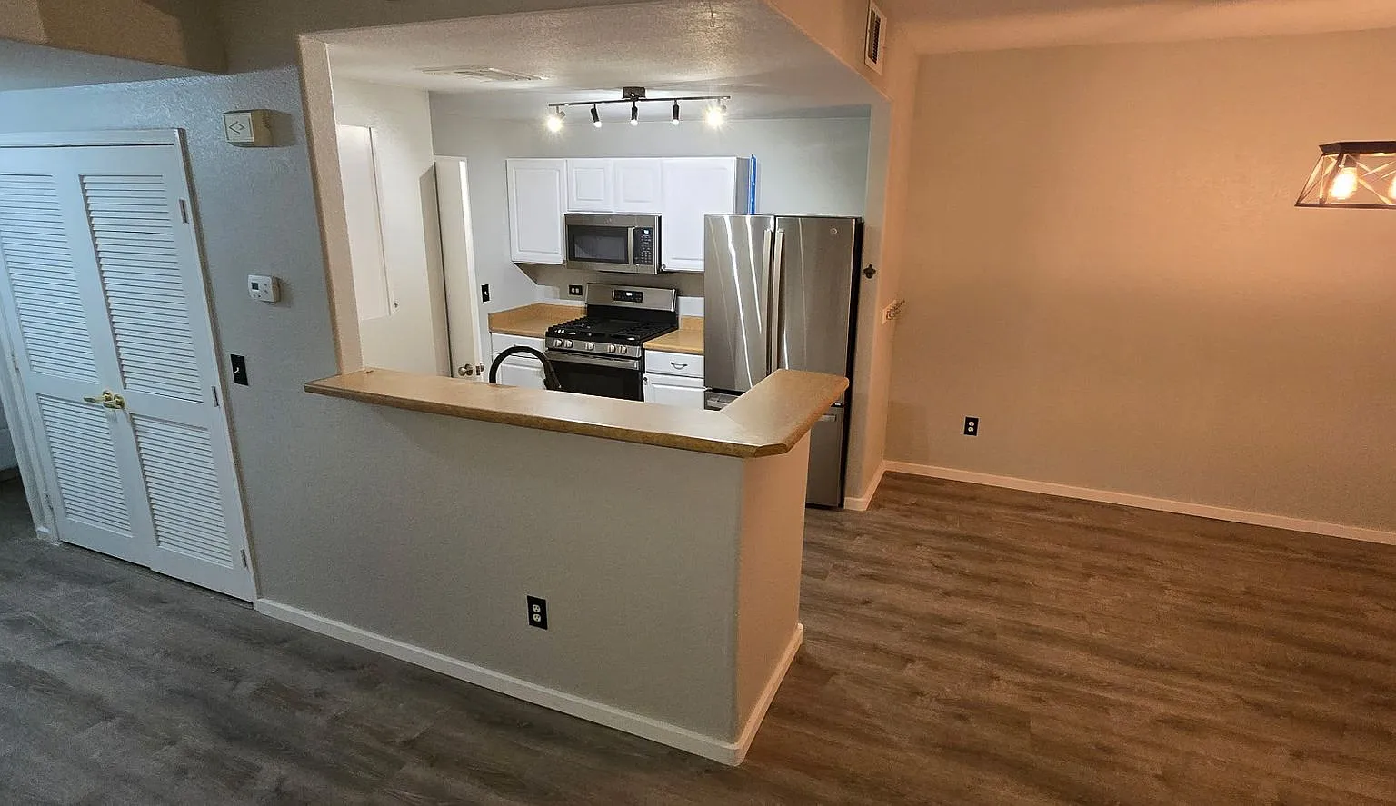 3-bedroom, 2-bath Condo located in the vibrant Skye Canyon community — Photo 2