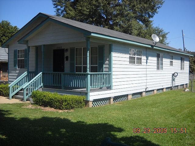2nd image of 3011 Pearl St