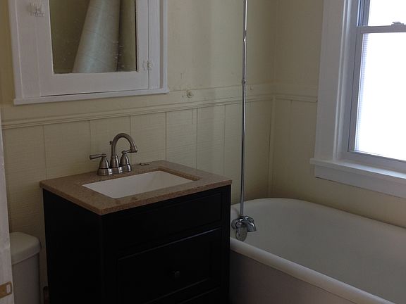 1st Floor Bathroom