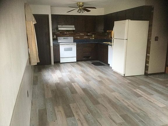 2nd image of 3 Larkspur Pl