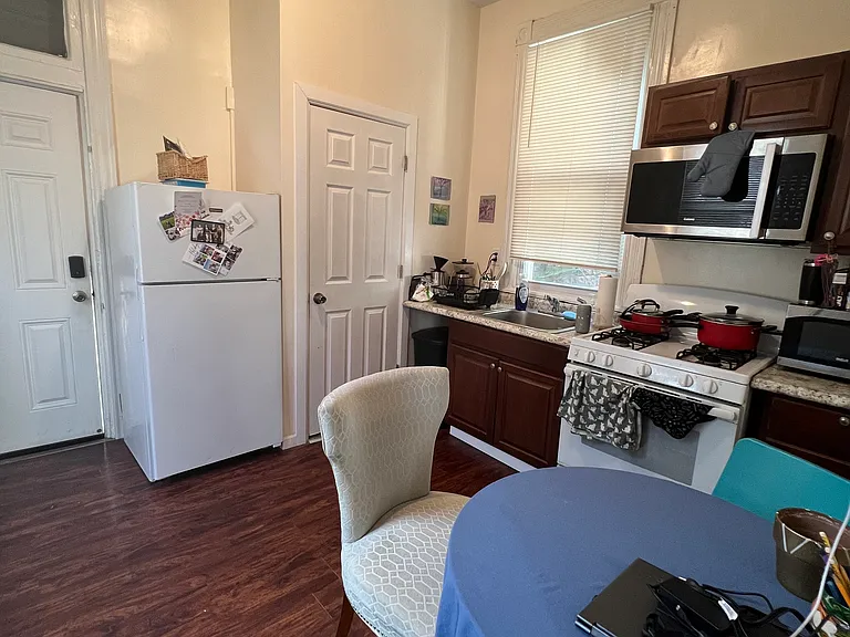 304 S Pacific Ave #1B — Photo 16