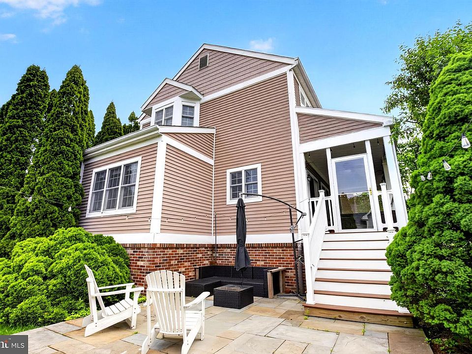 1st image of 615 Yardley Ln