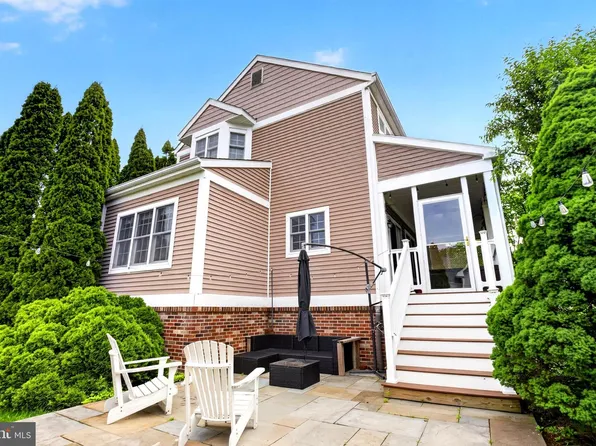615 Yardley Ln, Downingtown, PA 19335