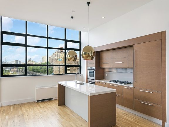 3rd image of 360 Furman St APT 719