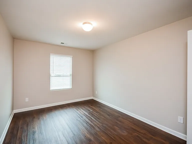 612 Moorings Ave — Photo 13